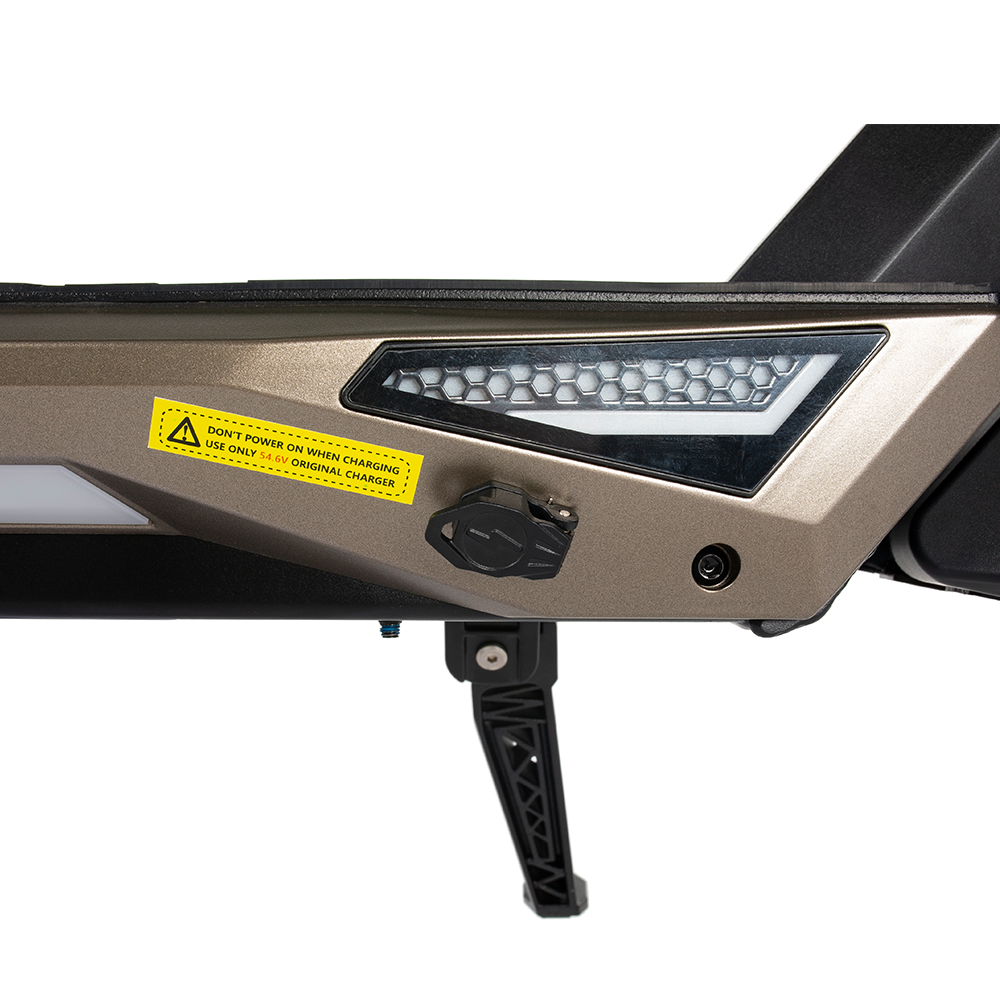 Side-light detail on the KuKirin T3